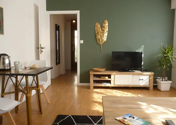 4 Clarence App Avec Parking Hyper Centre *